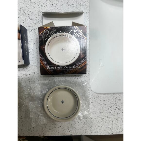 Longaberger Collectors Club Grandma Bonnie's Miniature Pie Plate pottery NEW - Picture 1 of 2